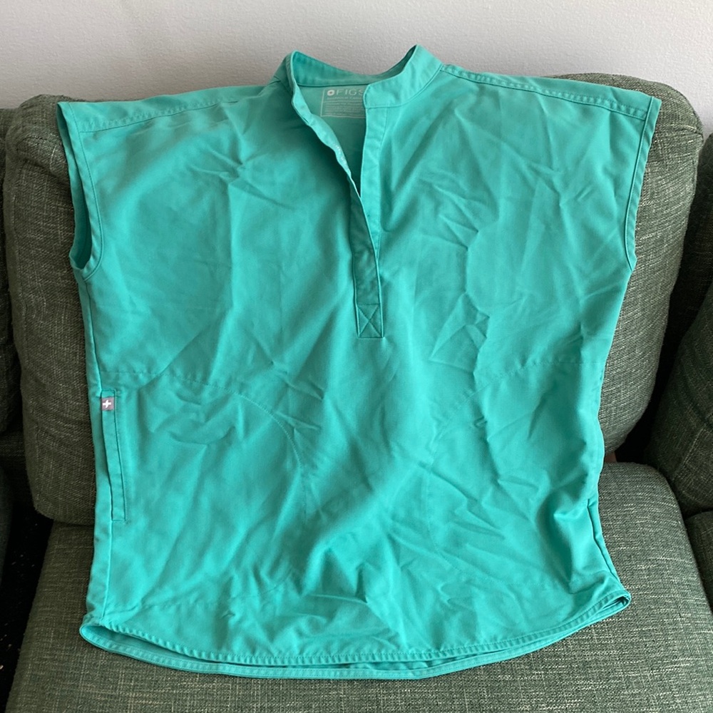 FIGS Rafaela Scrub Top